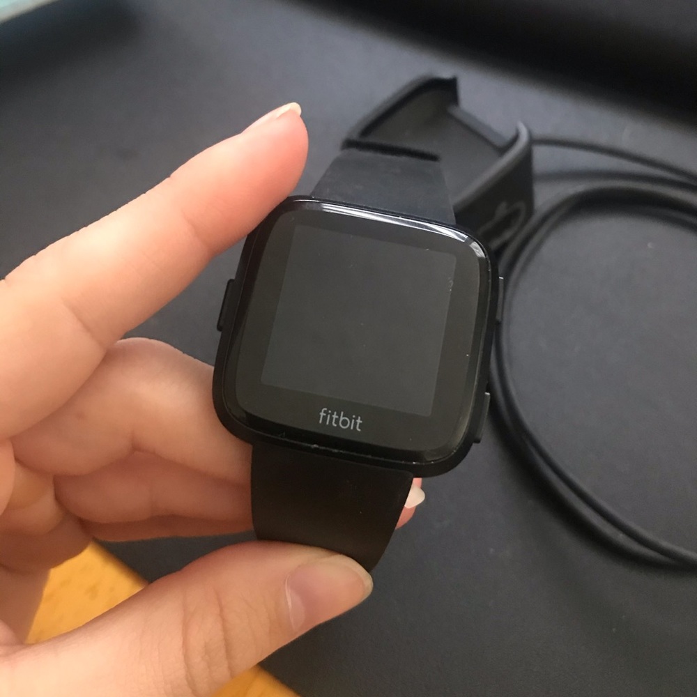 Fitbit Versa Smart Watch, Black/Black Aluminium